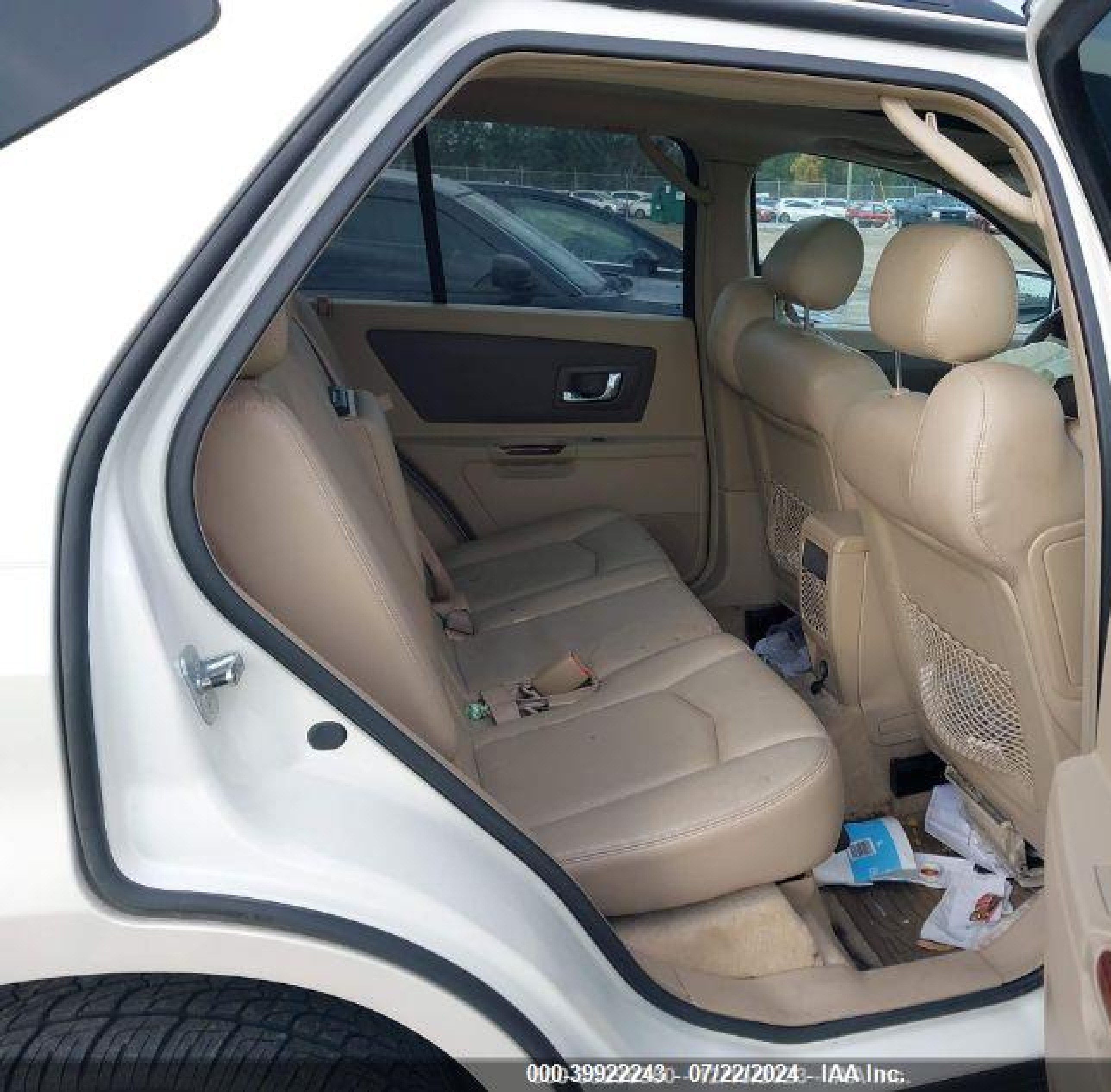 2006 Cadillac Srx V6 White vin: 1GYEE637060219630