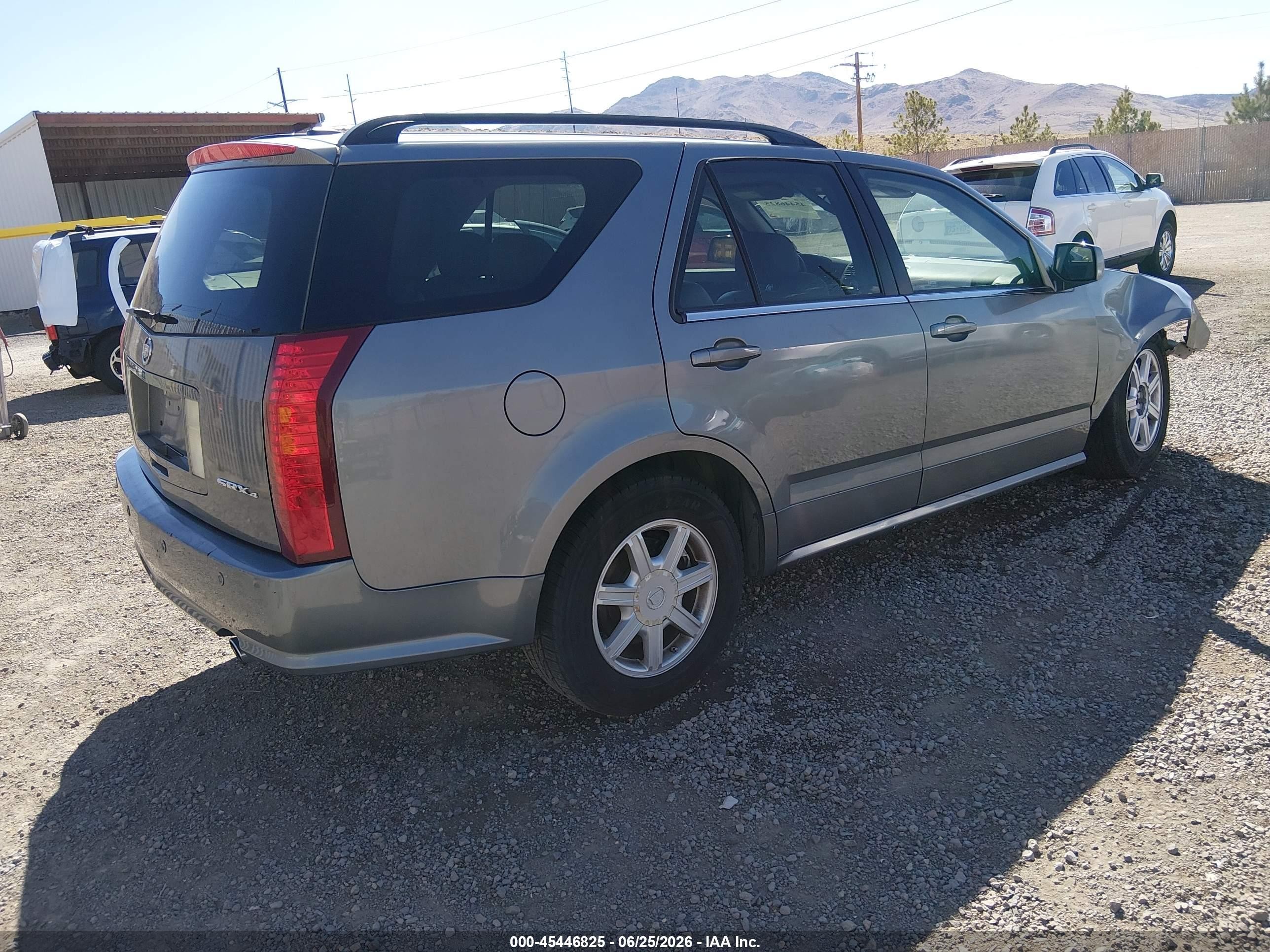2004 Cadillac Srx Standard Silver vin: 1GYEE637140177367