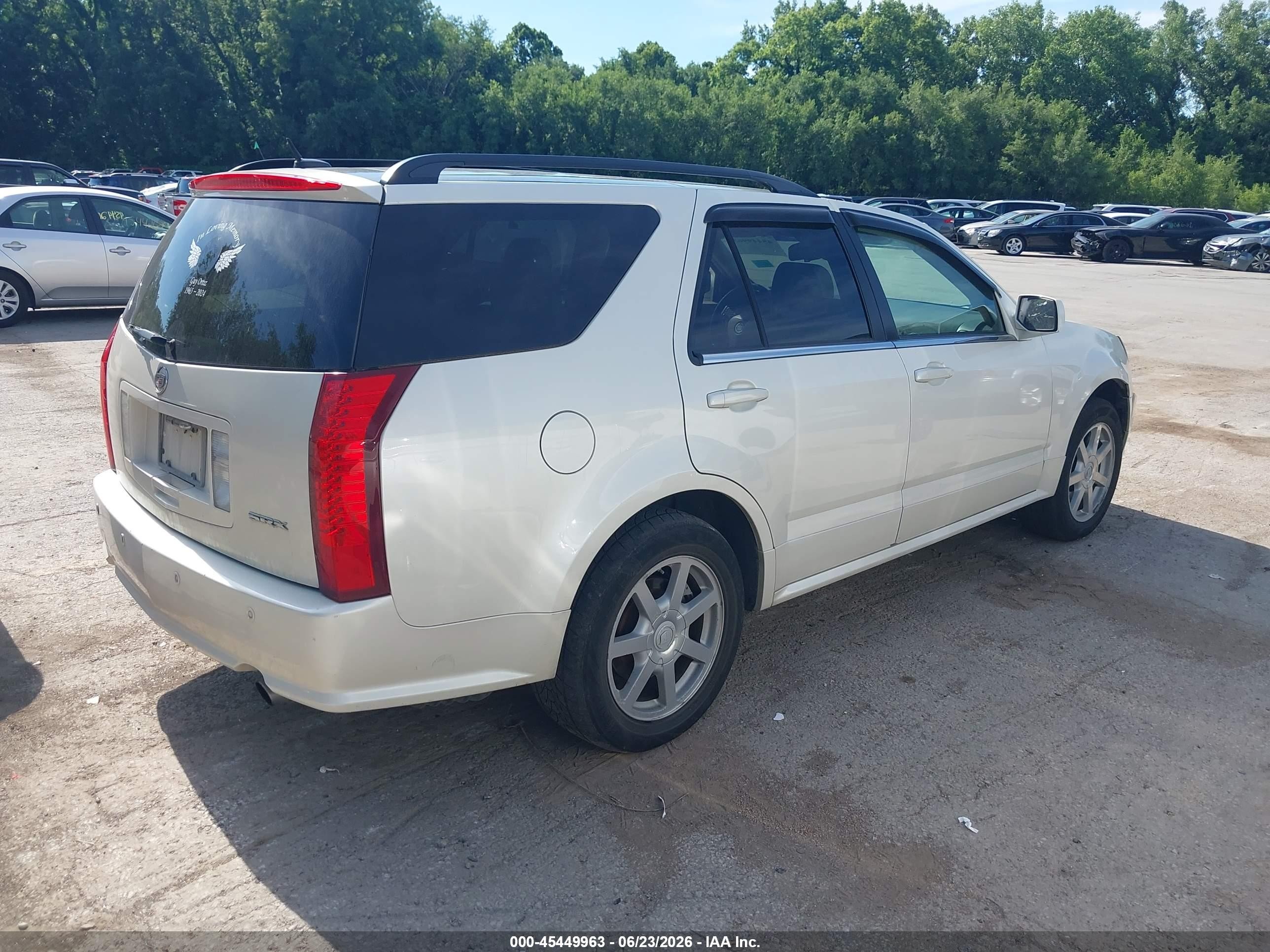 2005 Cadillac Srx V6 White vin: 1GYEE637150211566