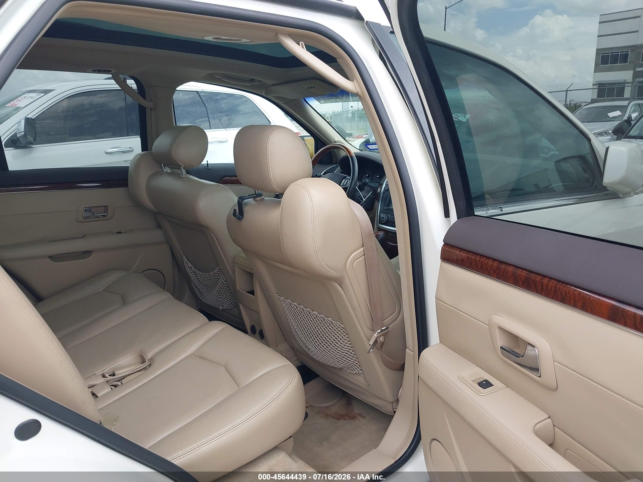2007 Cadillac Srx V6 White vin: 1GYEE637170174361