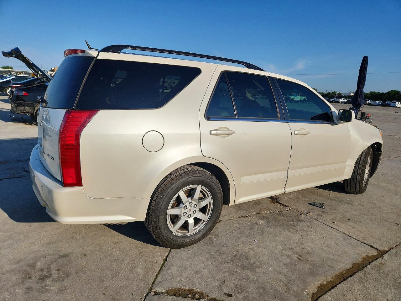 2008 Cadillac Srx White vin: 1GYEE637180131642