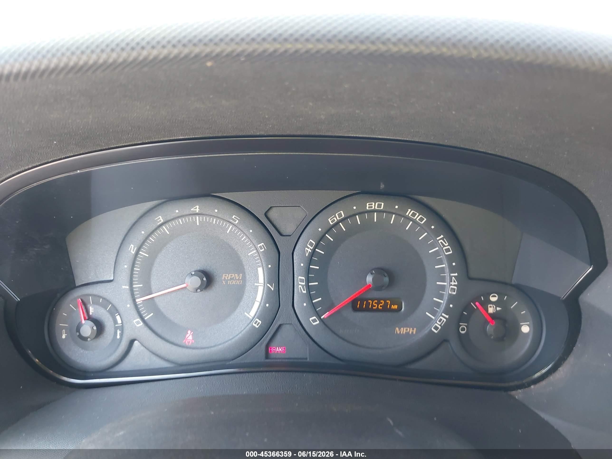 2004 Cadillac Srx Standard White vin: 1GYEE637440150941