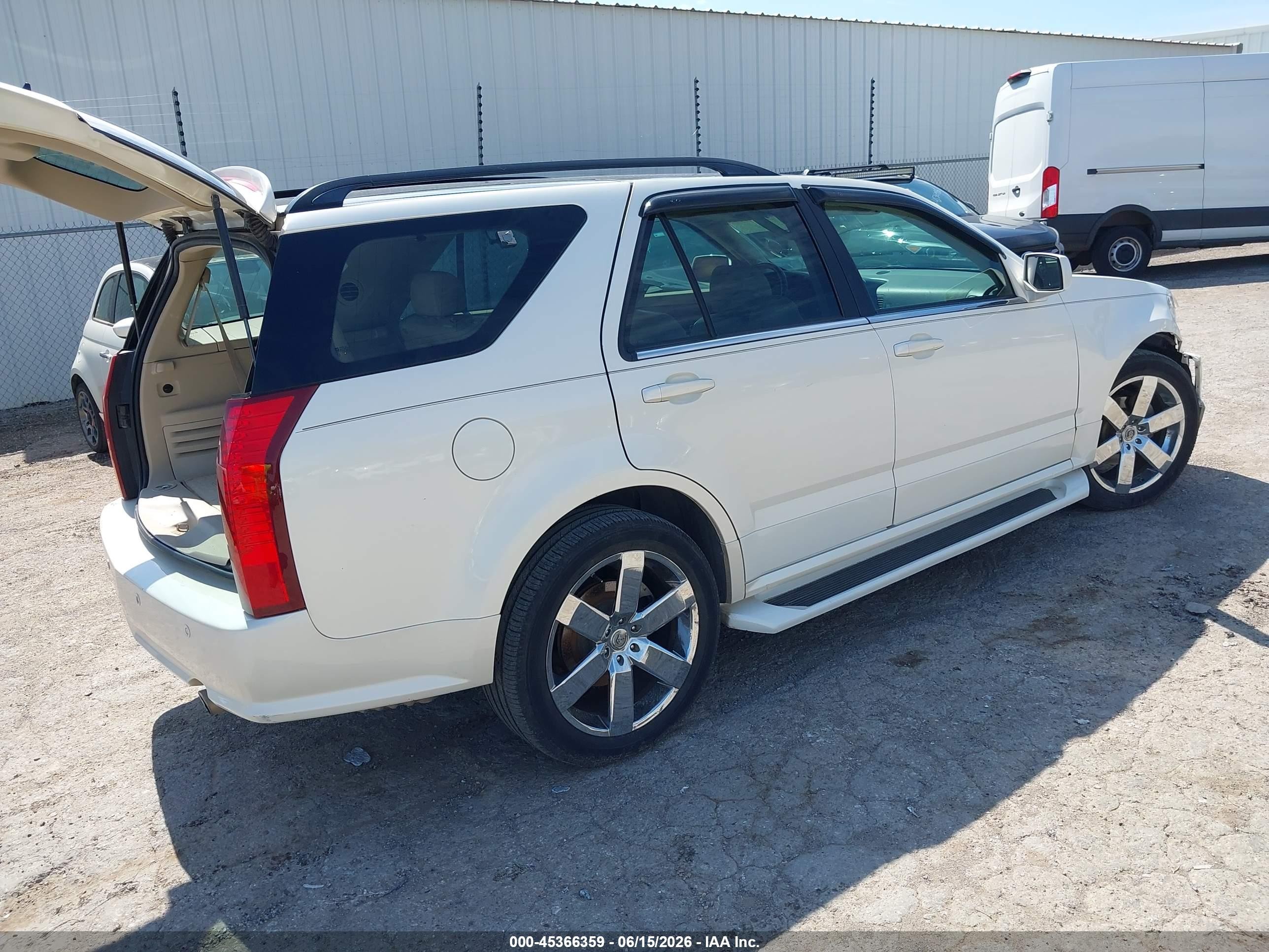 2004 Cadillac Srx Standard White vin: 1GYEE637440150941
