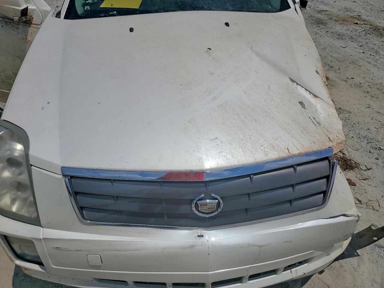 2005 Cadillac Srx White vin: 1GYEE637450214381