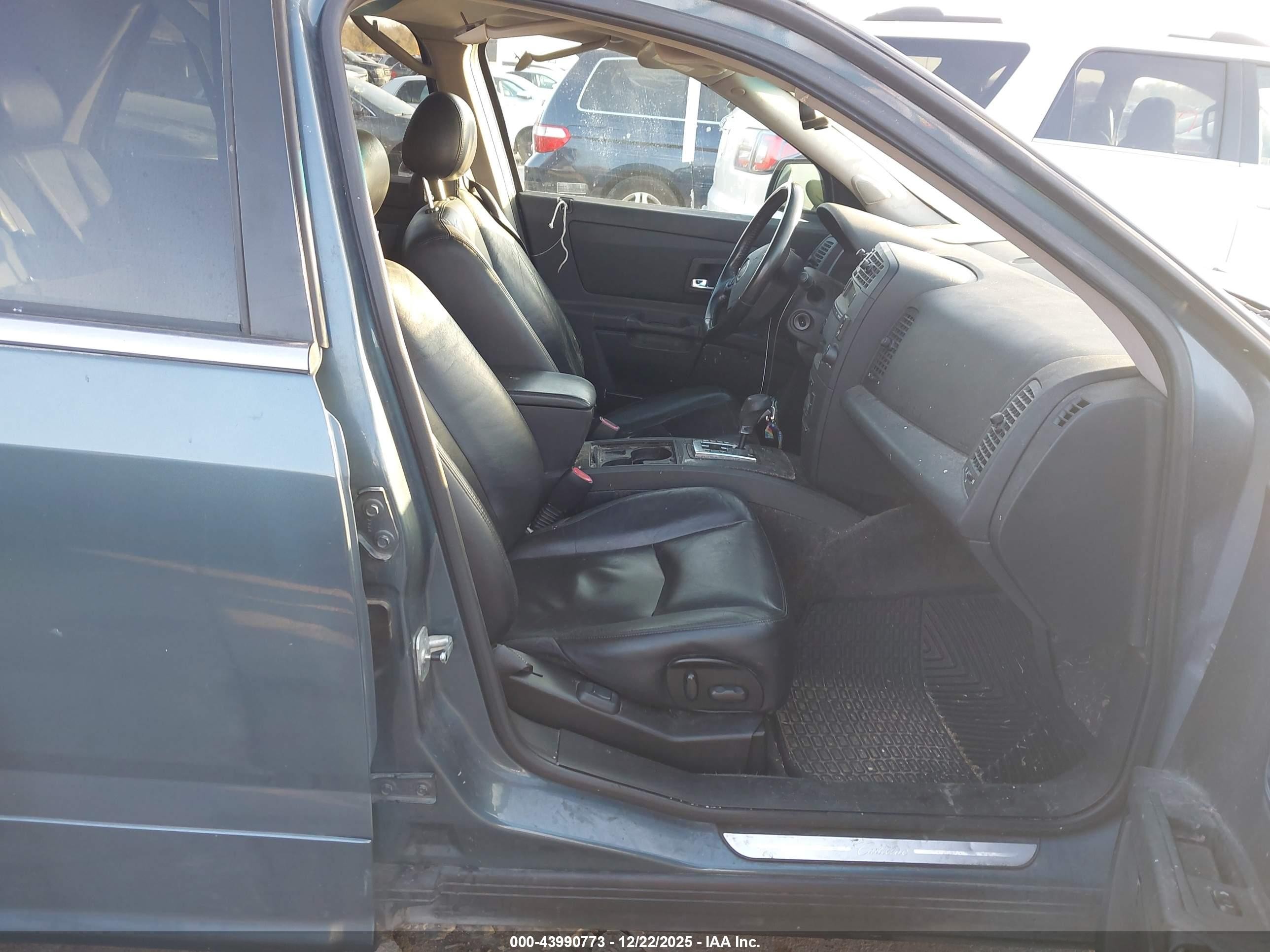 2006 Cadillac Srx V6 Turquoise vin: 1GYEE637560221650