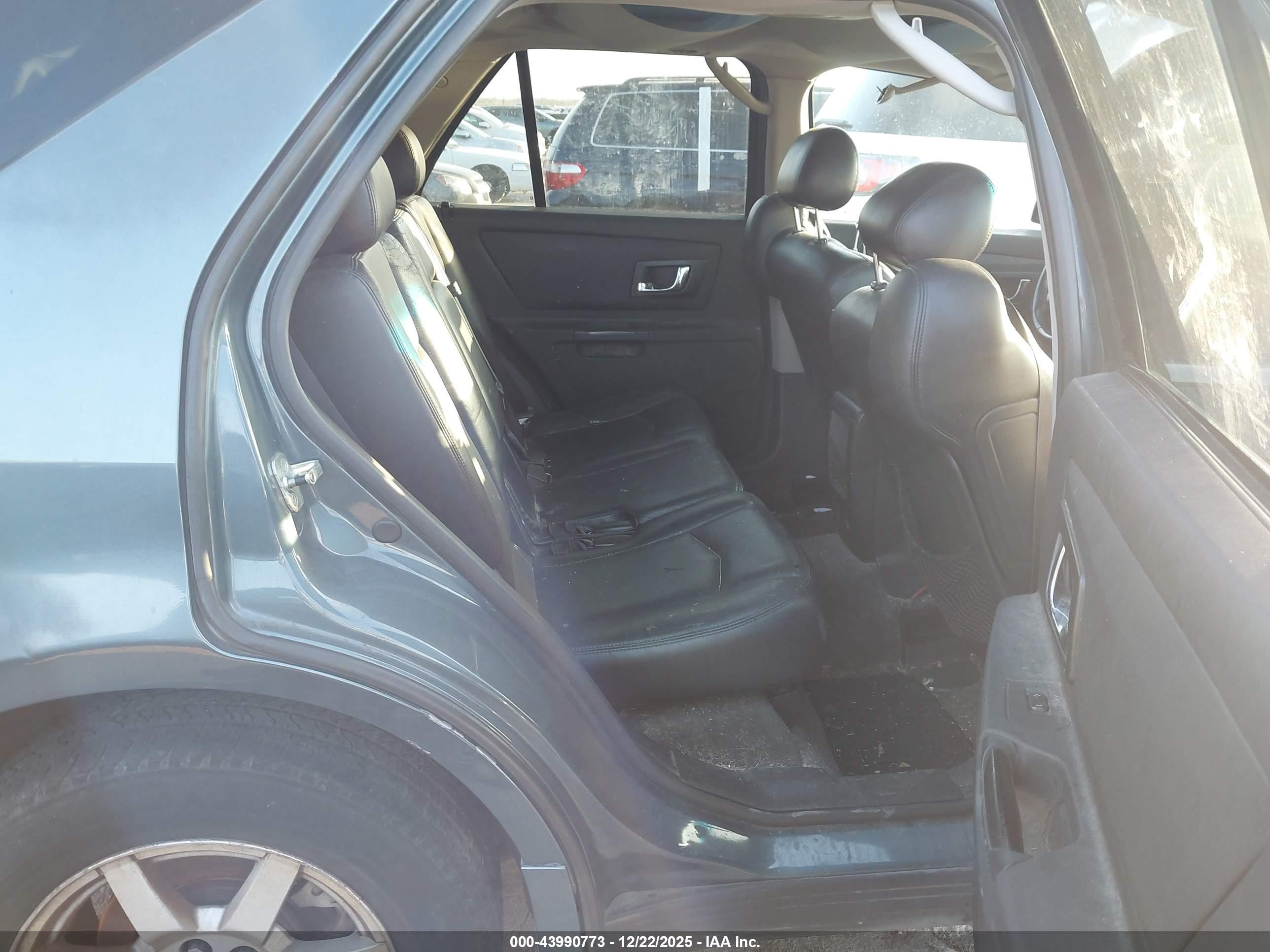 2006 Cadillac Srx V6 Turquoise vin: 1GYEE637560221650