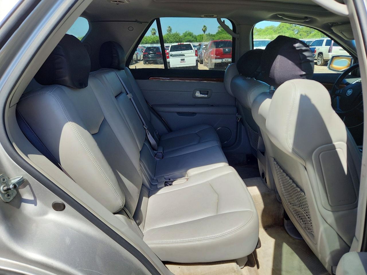 2007 Cadillac Srx Silver vin: 1GYEE637570132775