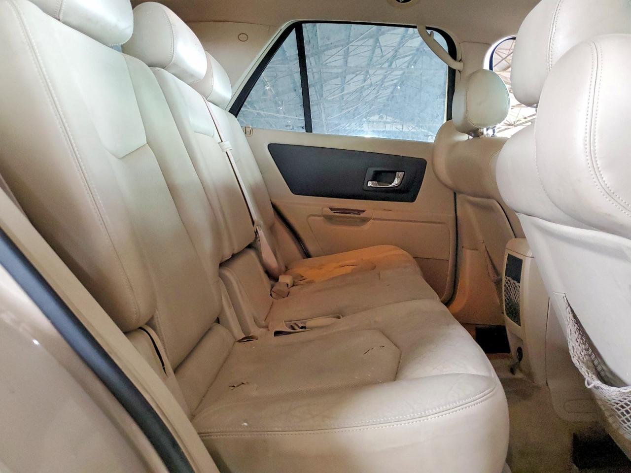 2005 Cadillac Srx Желто-коричневый vin: 1GYEE637650225236