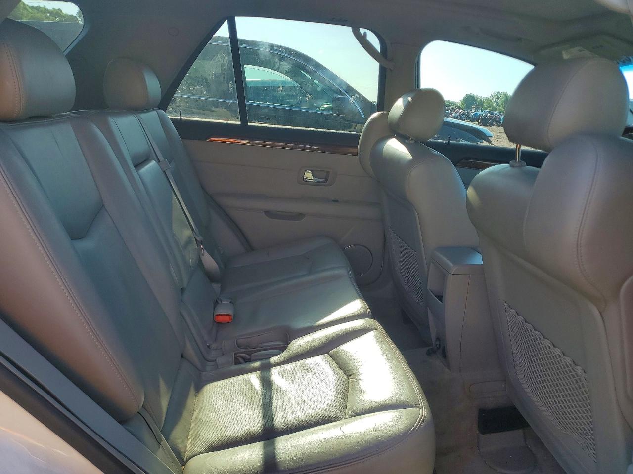 2008 Cadillac Srx White vin: 1GYEE637780183941