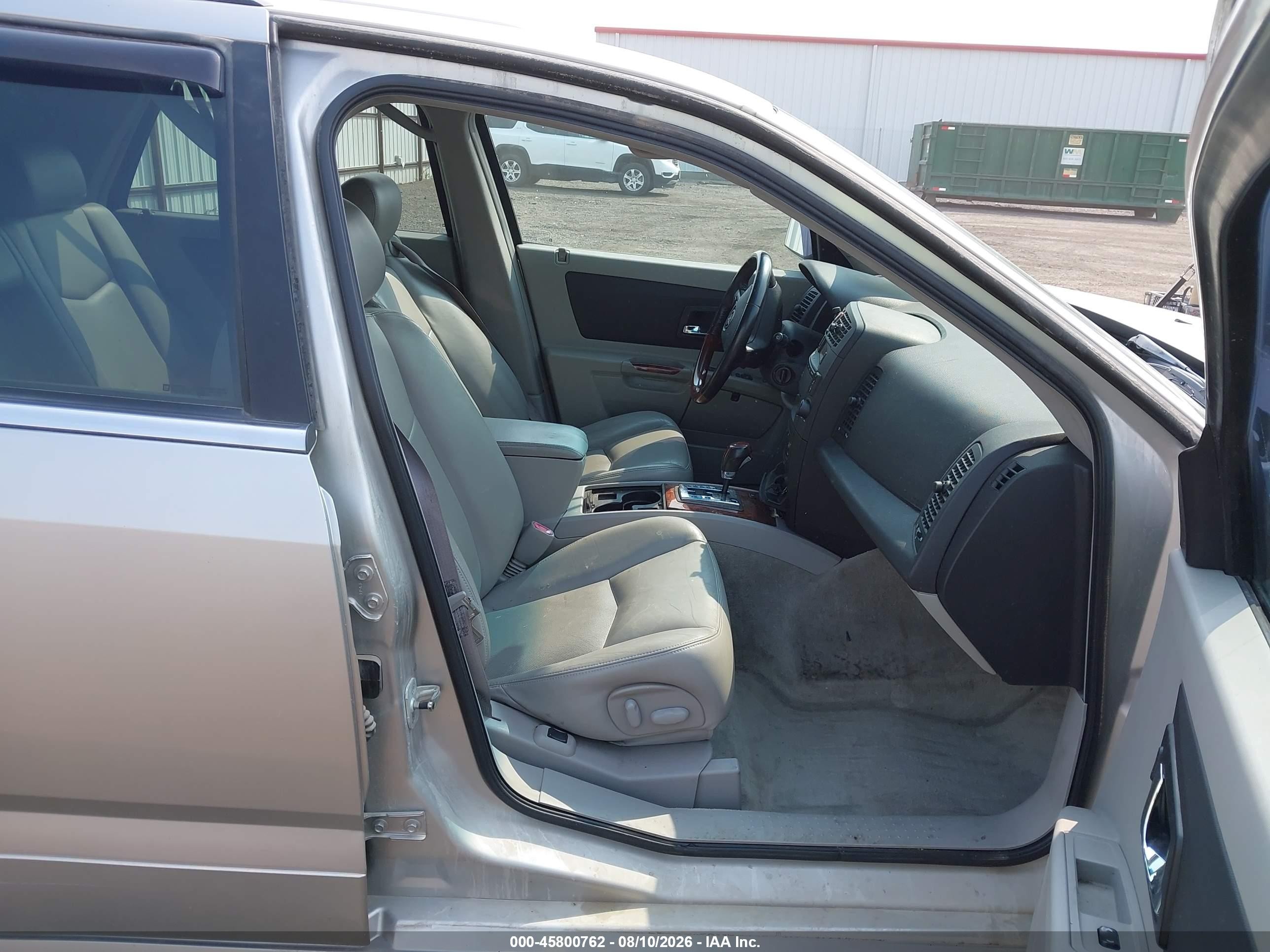 2004 Cadillac Srx Standard Silver vin: 1GYEE637840158279