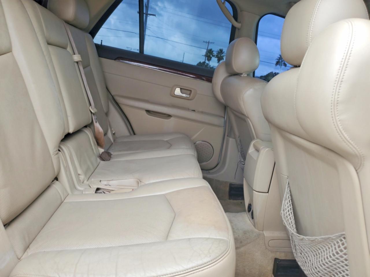 2007 Cadillac Srx White vin: 1GYEE637970165956