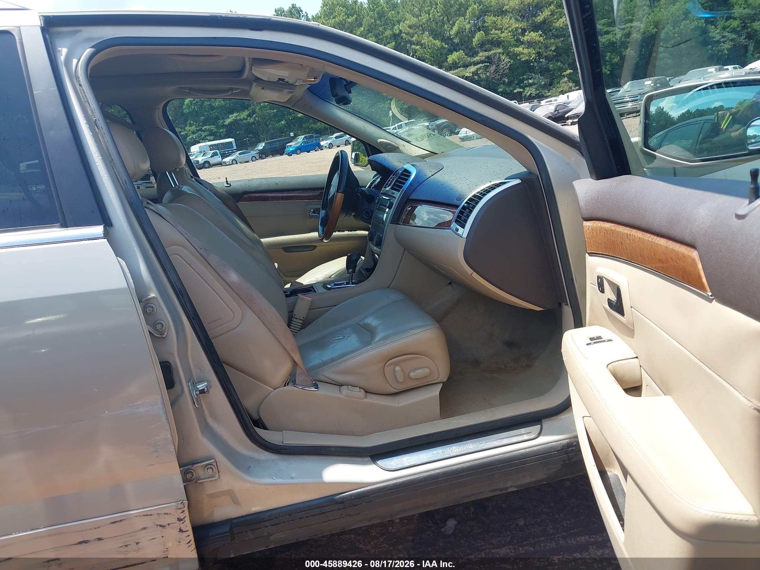 2007 Cadillac Srx V8 Beige vin: 1GYEE63AX70171910