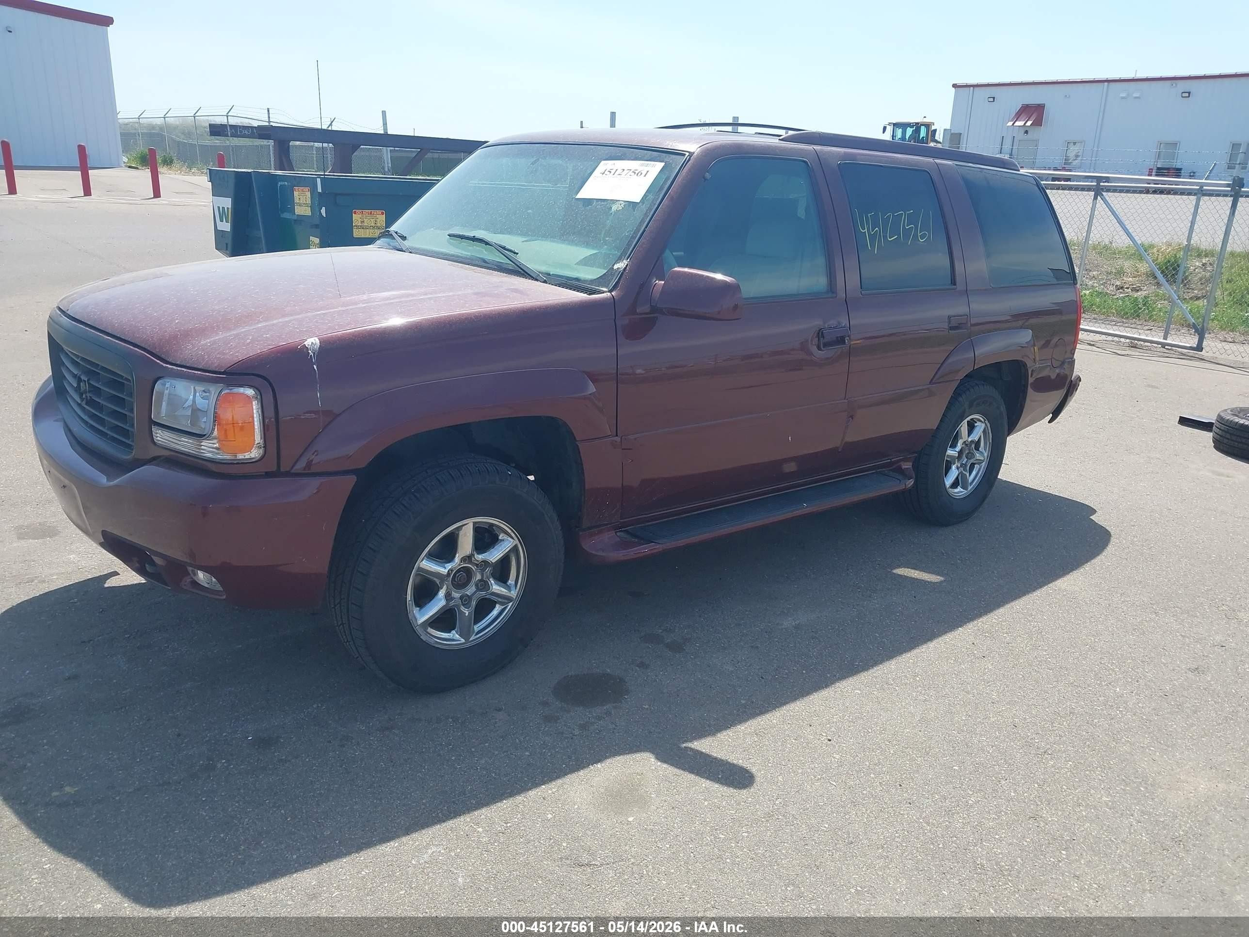 2000 Cadillac Escalade Standard Maroon vin: 1GYEK13R2YR130377
