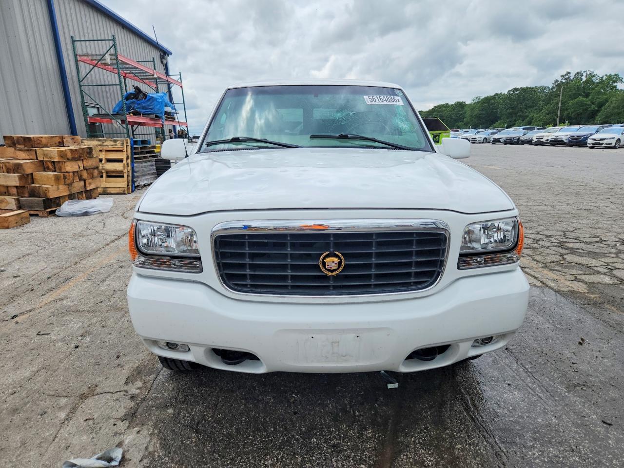 2000 Cadillac Escalade White vin: 1GYEK13R2YR157420