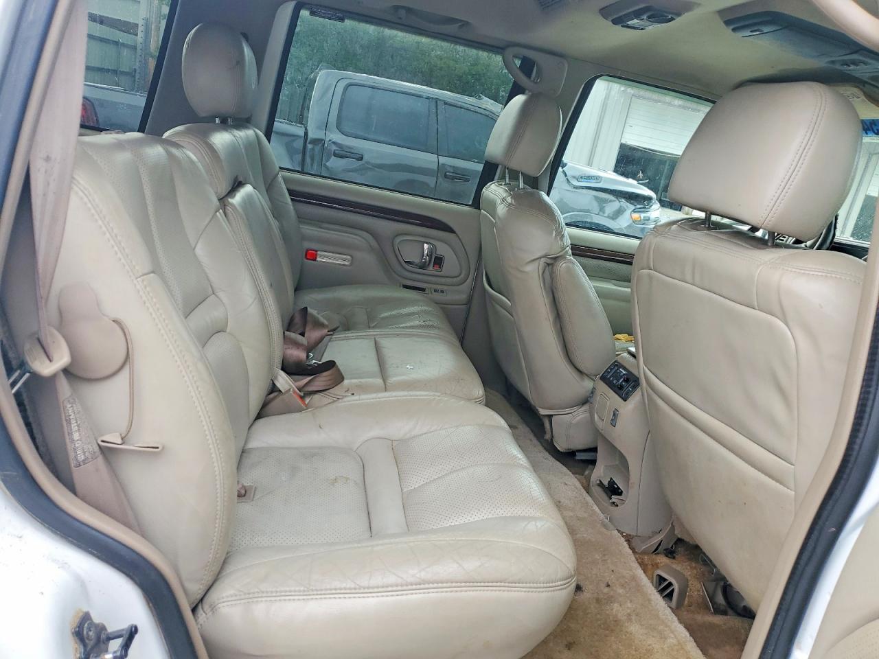 2000 Cadillac Escalade White vin: 1GYEK13R9YR115147