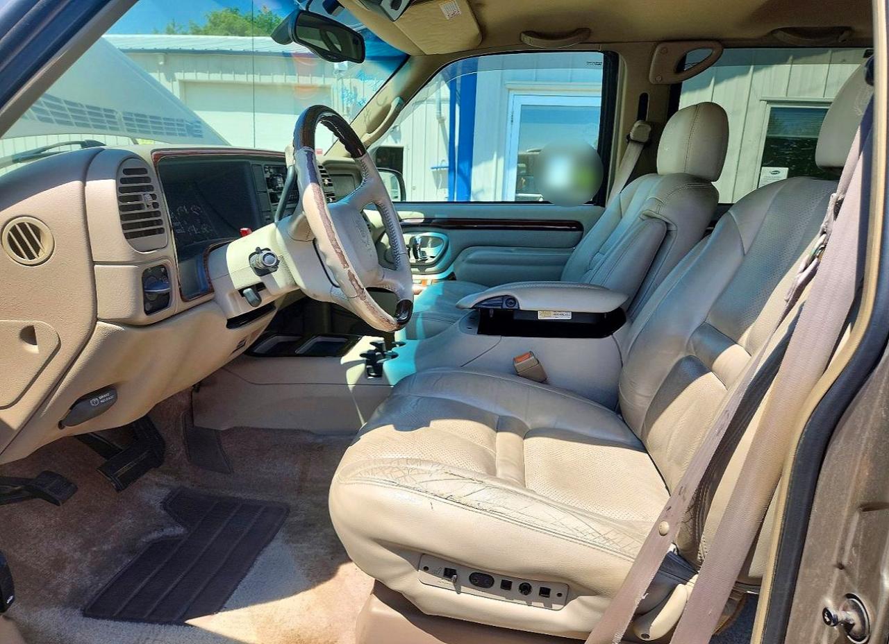 2000 Cadillac Escalade Beige vin: 1GYEK13RXYR112967