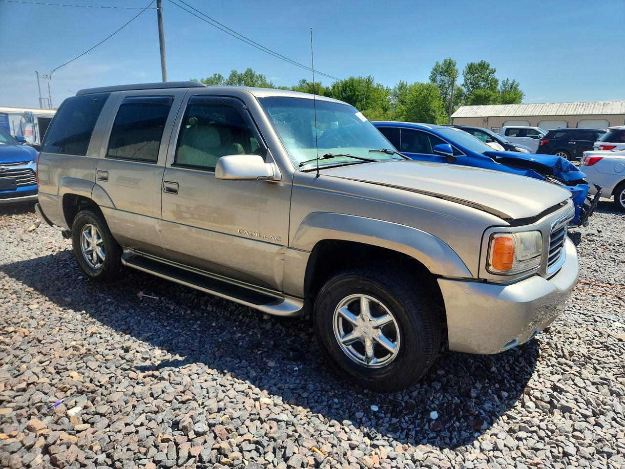 2000 Cadillac Escalade Beige vin: 1GYEK13RXYR112967