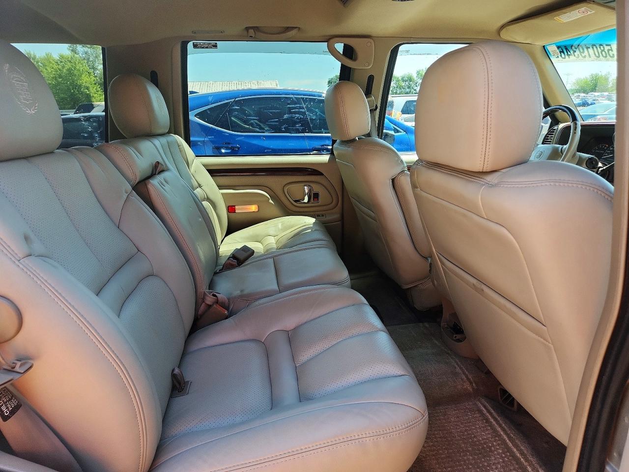 2000 Cadillac Escalade Beige vin: 1GYEK13RXYR112967