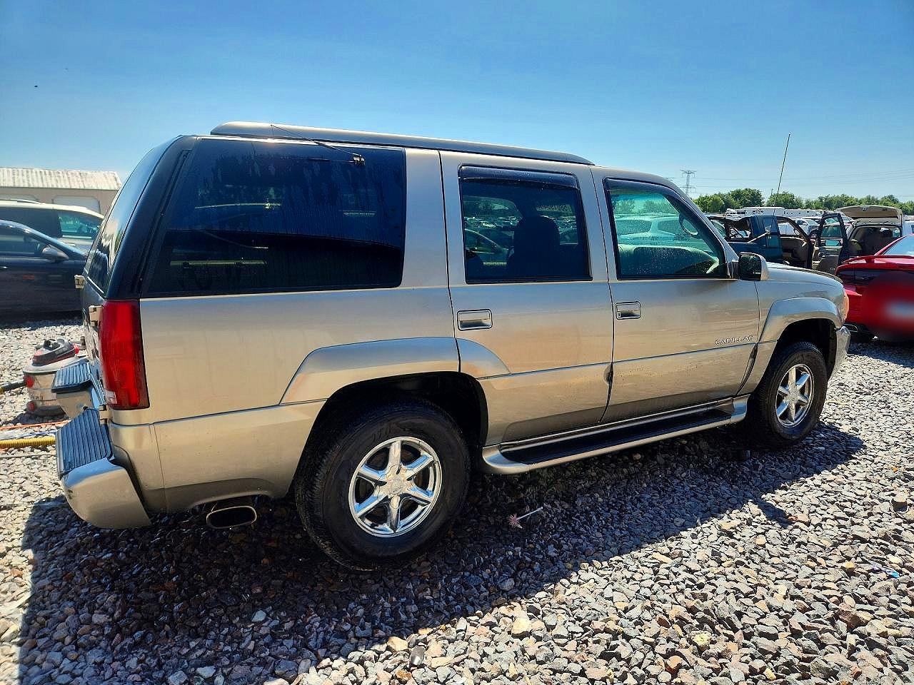 2000 Cadillac Escalade Beige vin: 1GYEK13RXYR112967