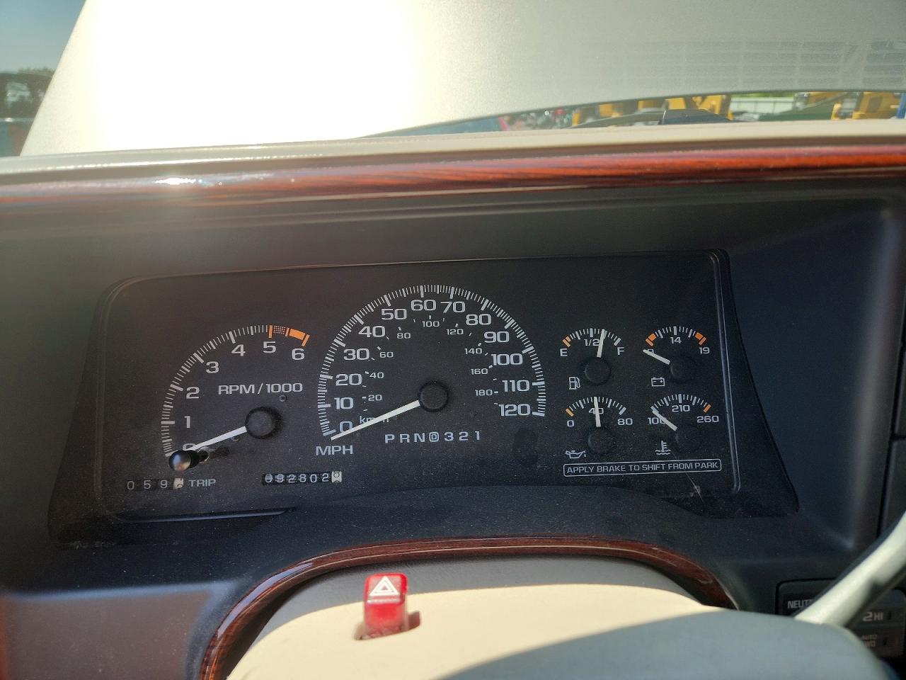 2000 Cadillac Escalade Beige vin: 1GYEK13RXYR112967