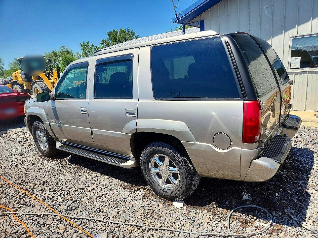 2000 Cadillac Escalade Beige vin: 1GYEK13RXYR112967