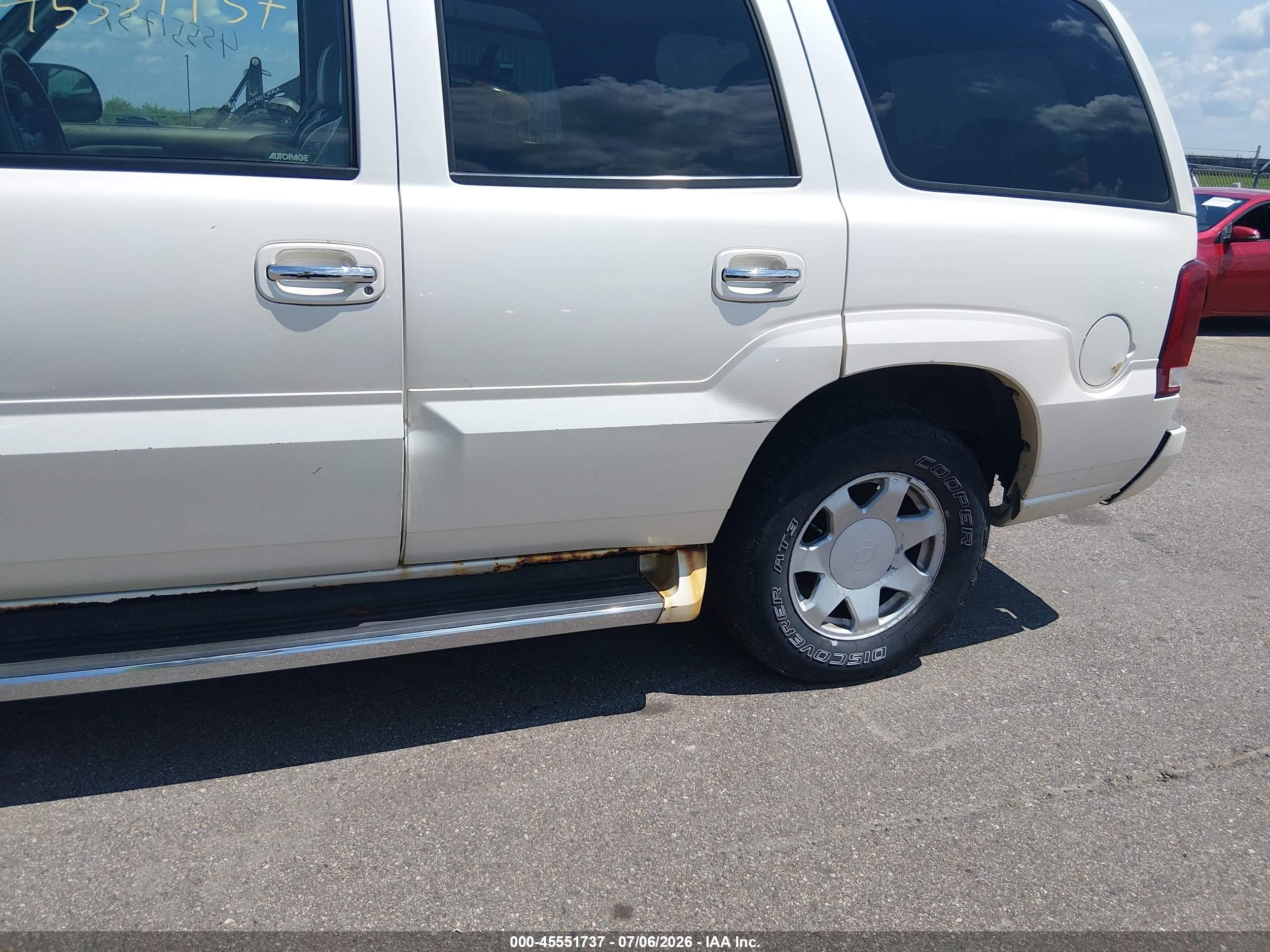 2002 Cadillac Escalade Standard Белый vin: 1GYEK63N02R160690