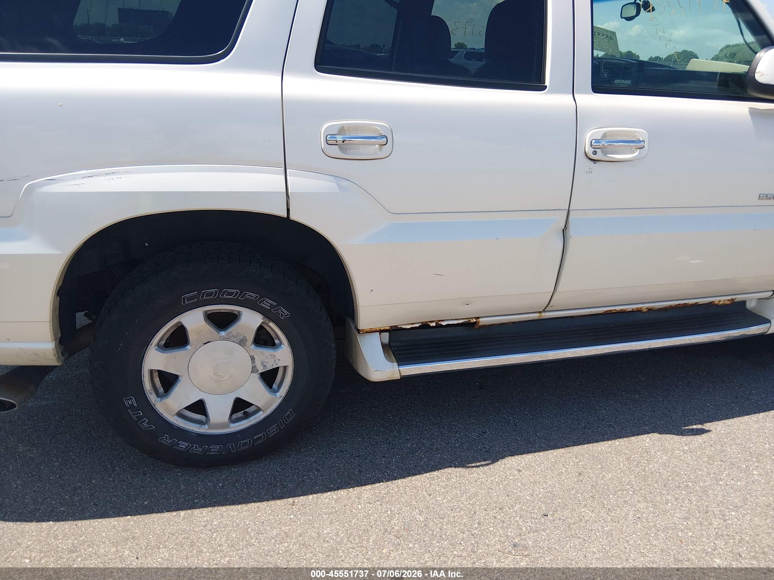 2002 Cadillac Escalade Standard Белый vin: 1GYEK63N02R160690
