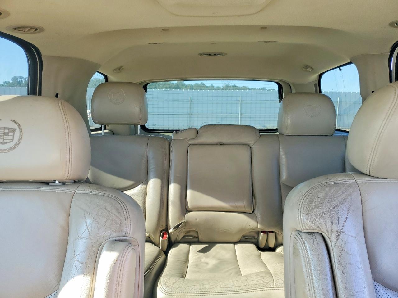 2003 Cadillac Escalade Luxury Beige vin: 1GYEK63N03R129022
