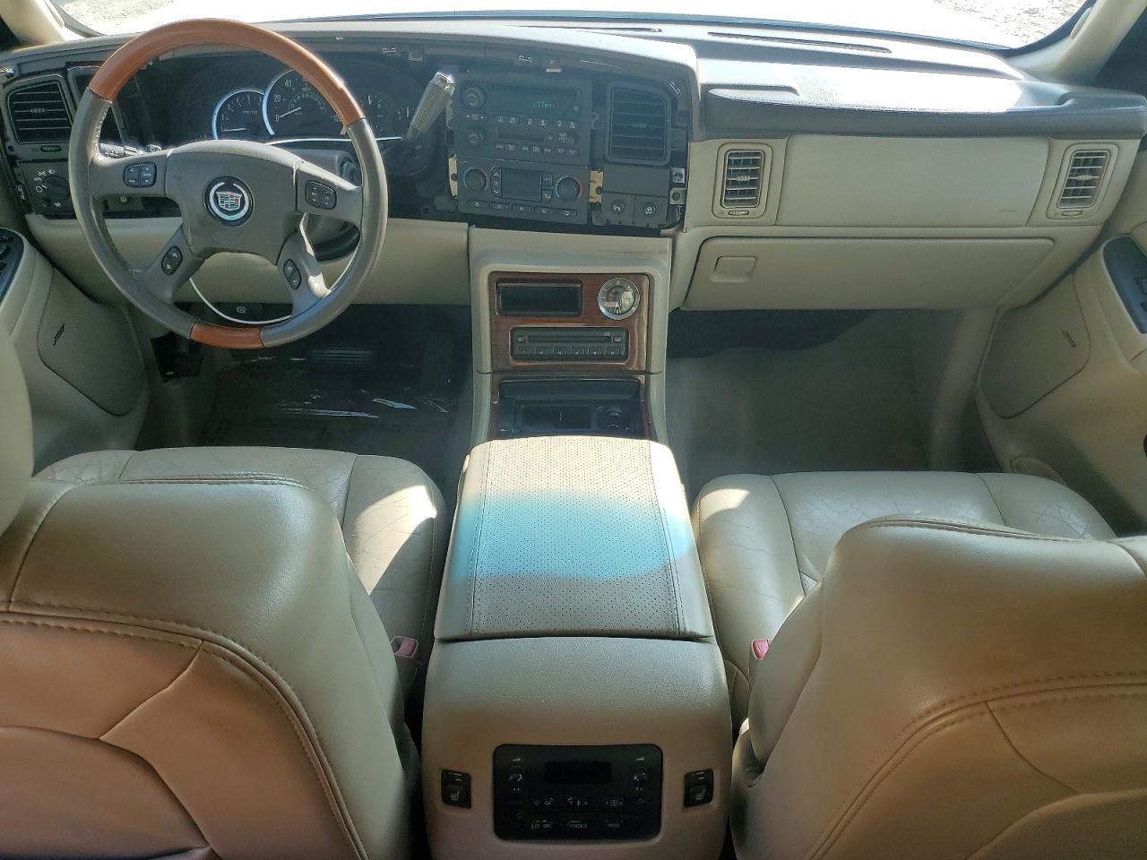 2004 Cadillac Escalade Luxury White vin: 1GYEK63N04R313555