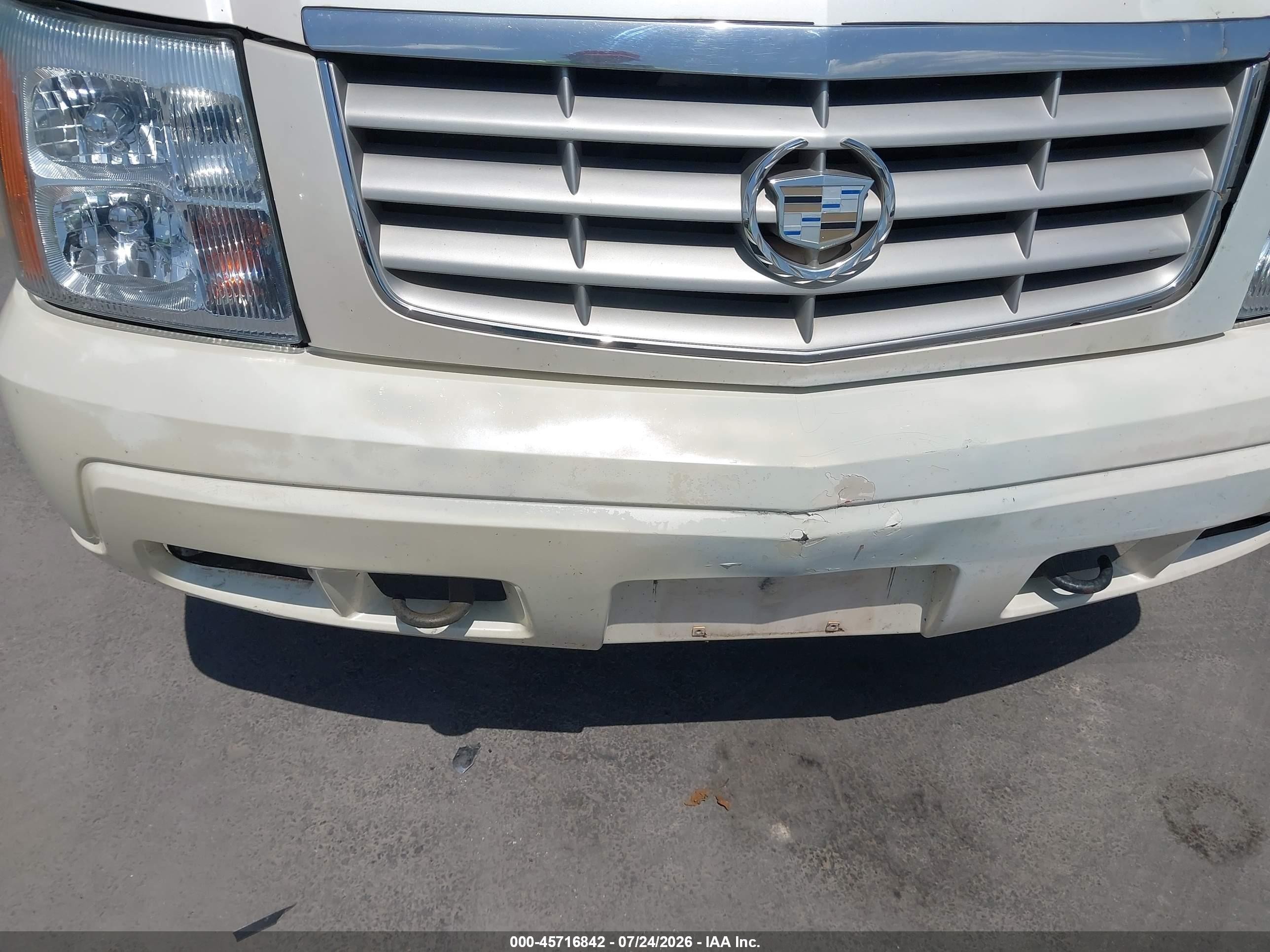 2005 Cadillac Escalade Standard White vin: 1GYEK63N05R102471