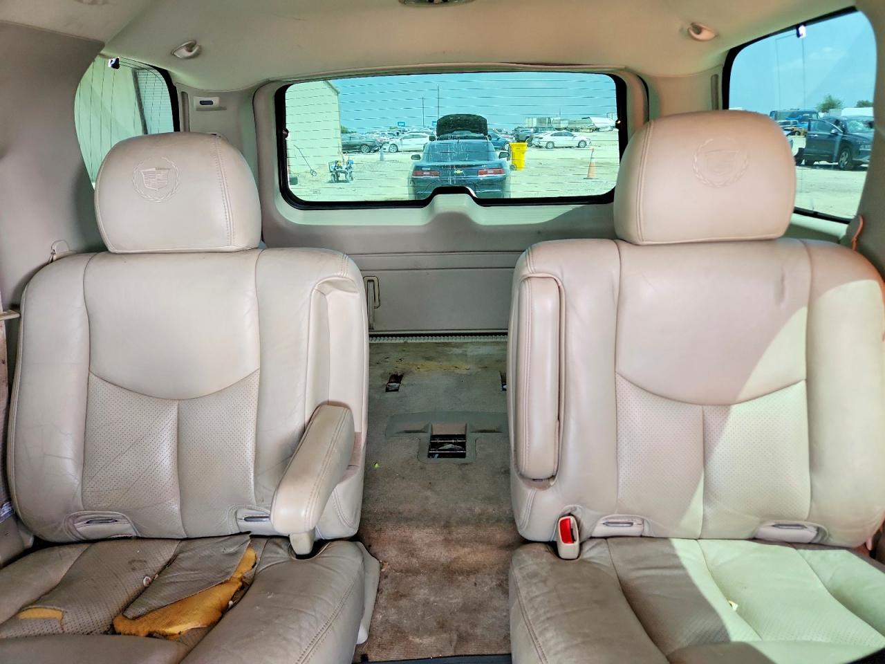 2005 Cadillac Escalade Luxury Black vin: 1GYEK63N05R145918
