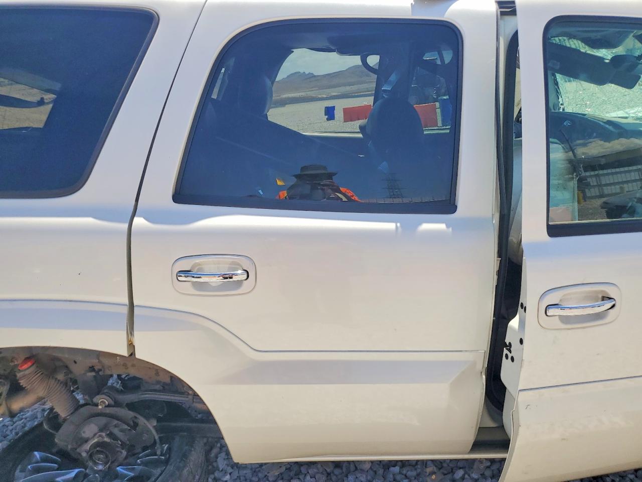 2005 Cadillac Escalade Luxury White vin: 1GYEK63N15R205155