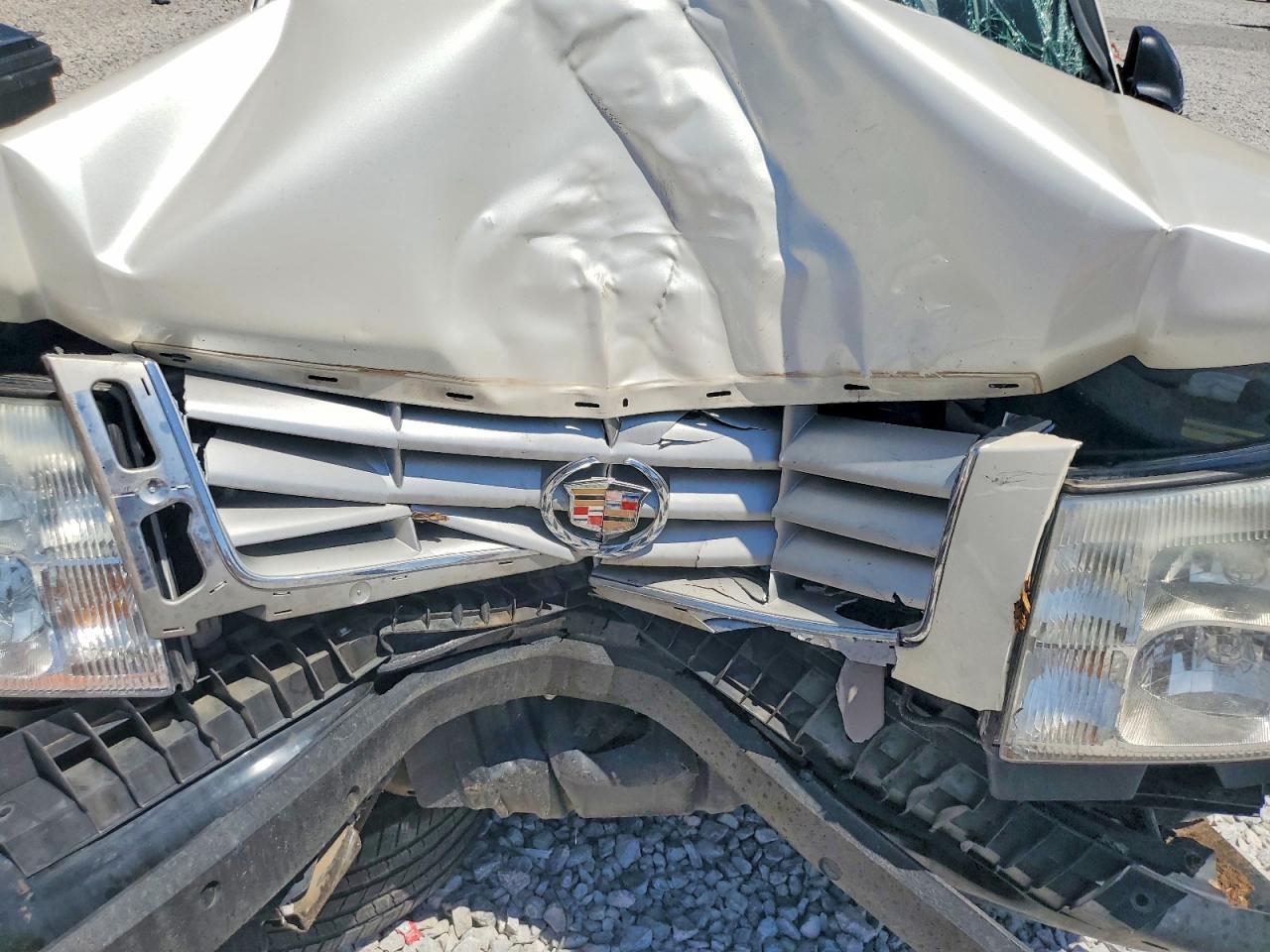 2005 Cadillac Escalade Luxury White vin: 1GYEK63N15R205155