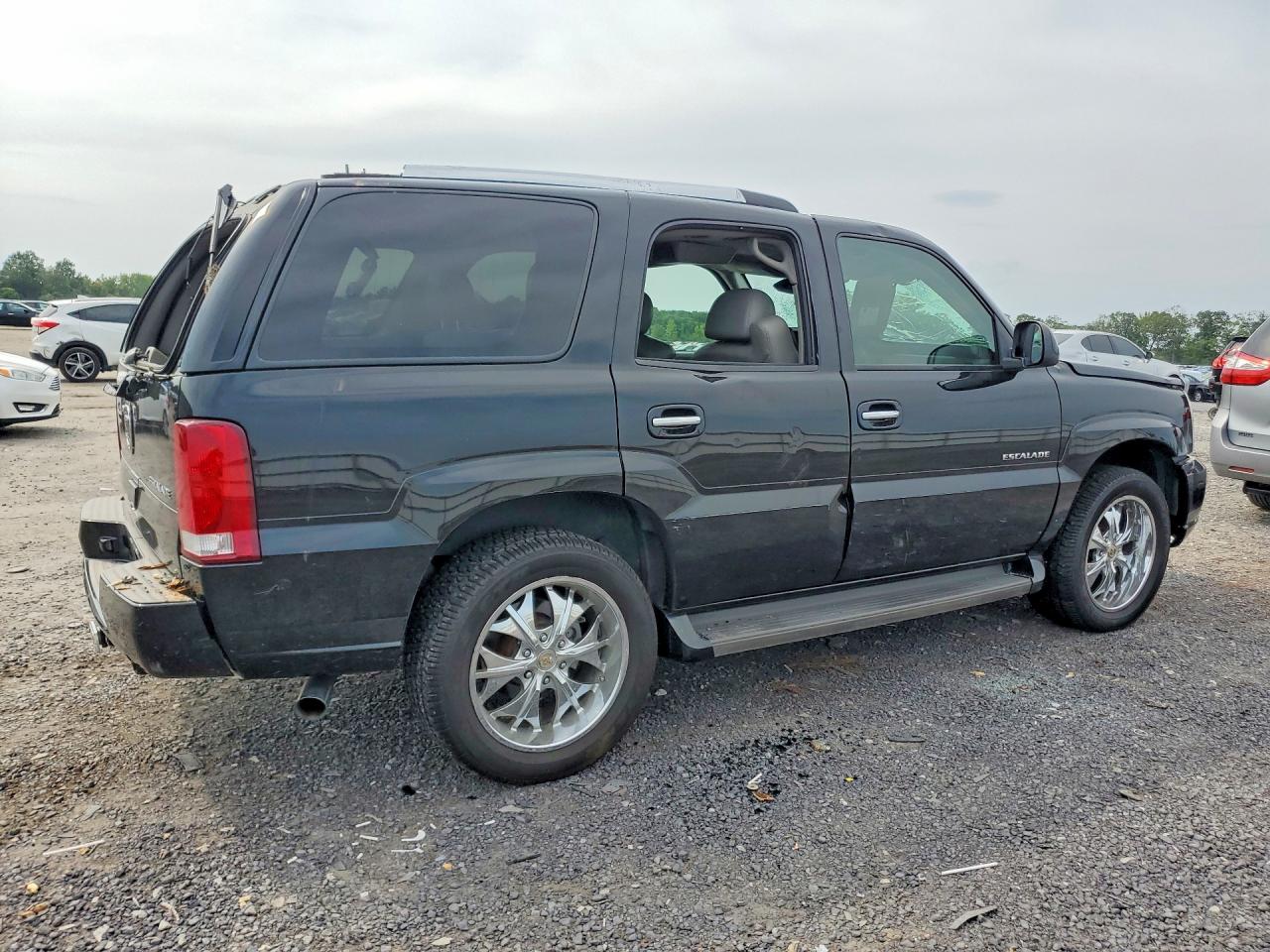 2005 Cadillac Escalade Luxury Black vin: 1GYEK63N15R241430
