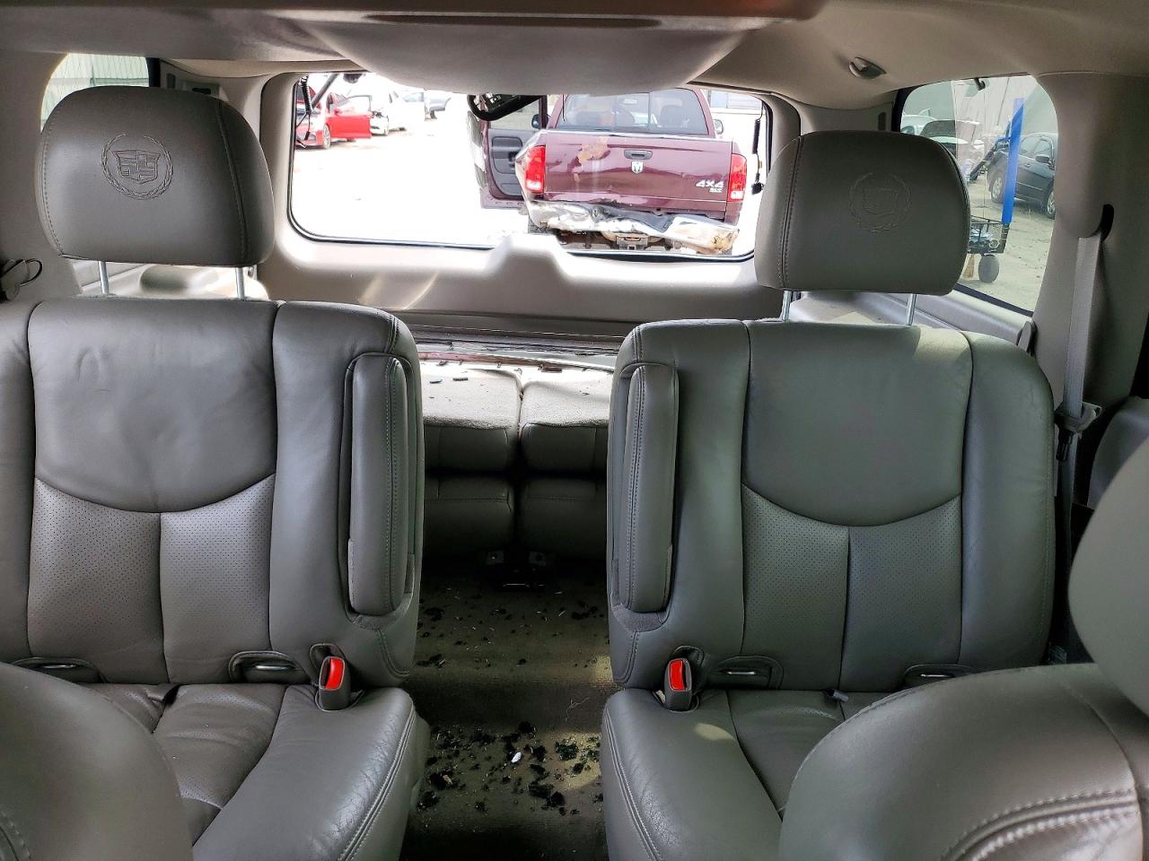 2005 Cadillac Escalade Luxury Black vin: 1GYEK63N15R241430