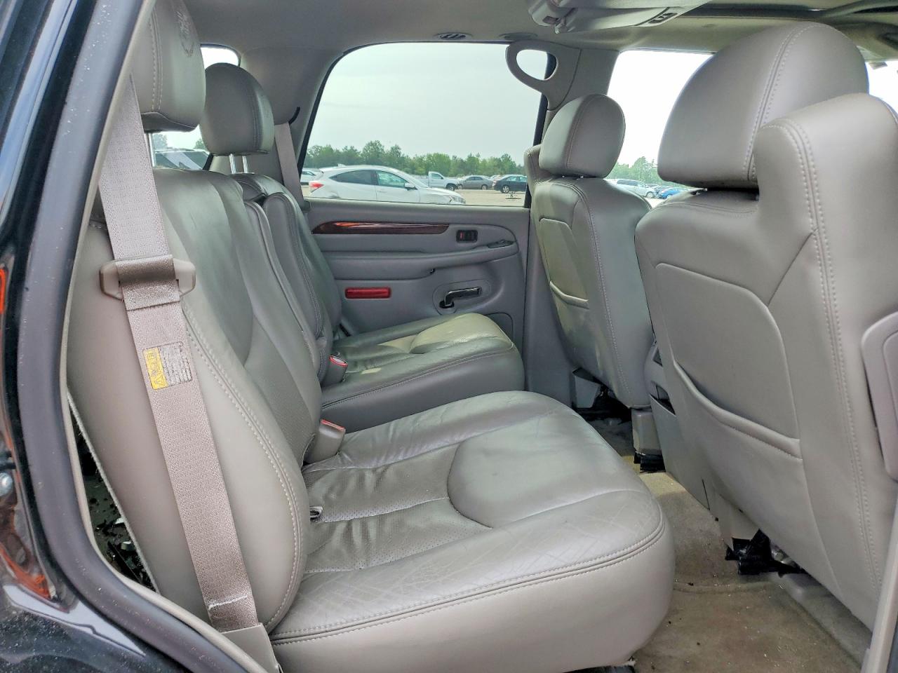 2005 Cadillac Escalade Luxury Black vin: 1GYEK63N15R241430