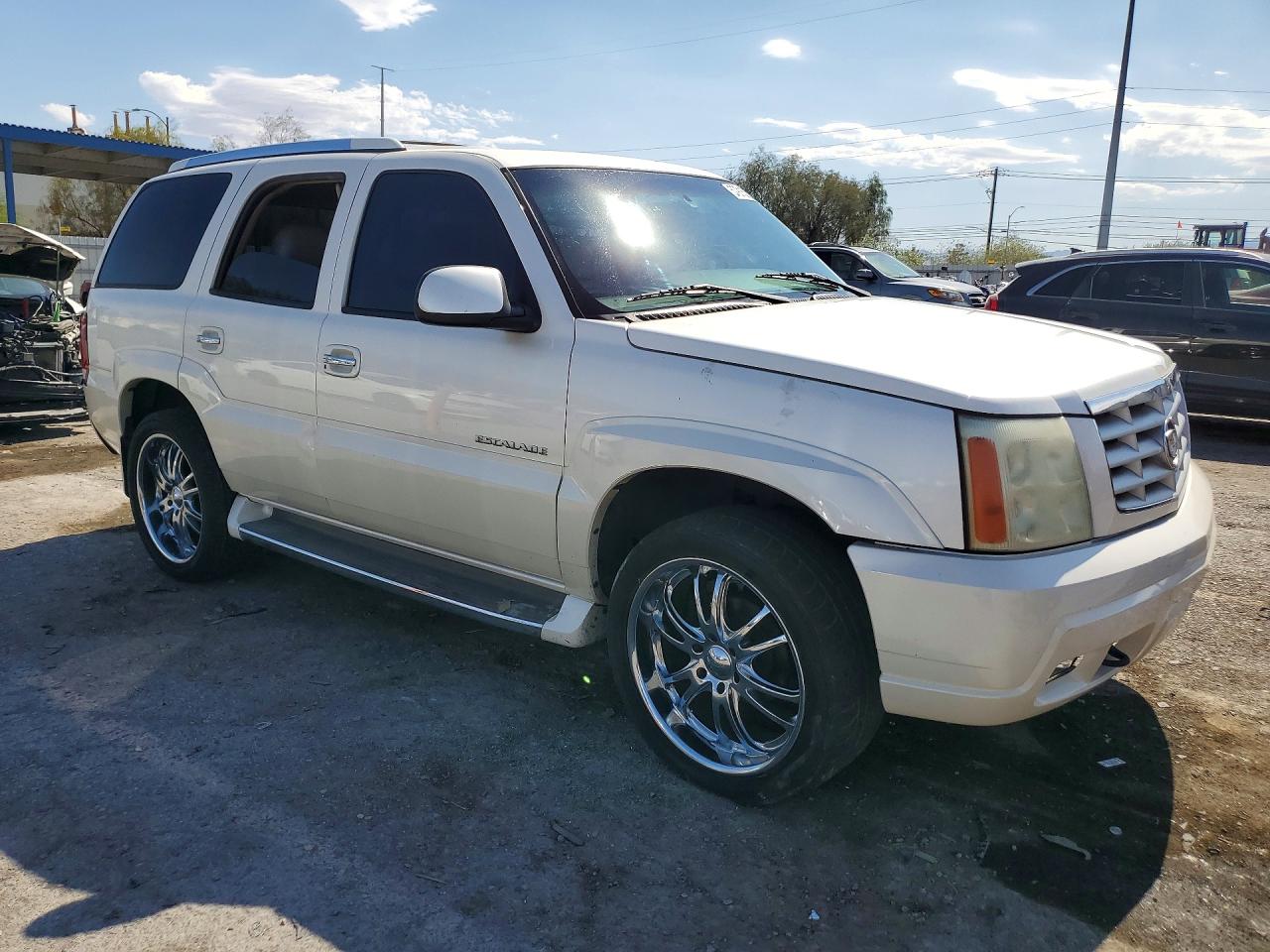 2002 Cadillac Escalade Luxury White vin: 1GYEK63N22R111748