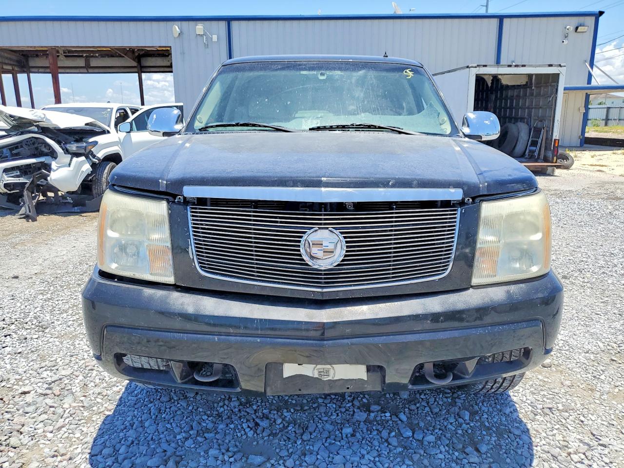 2002 Cadillac Escalade Luxury Black vin: 1GYEK63N22R237852