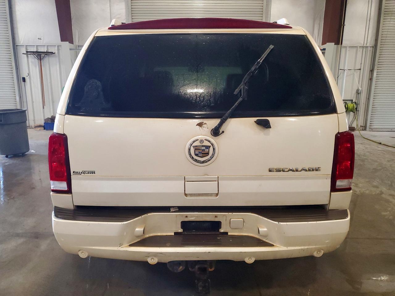 2004 Cadillac Escalade Luxury White vin: 1GYEK63N24R204868