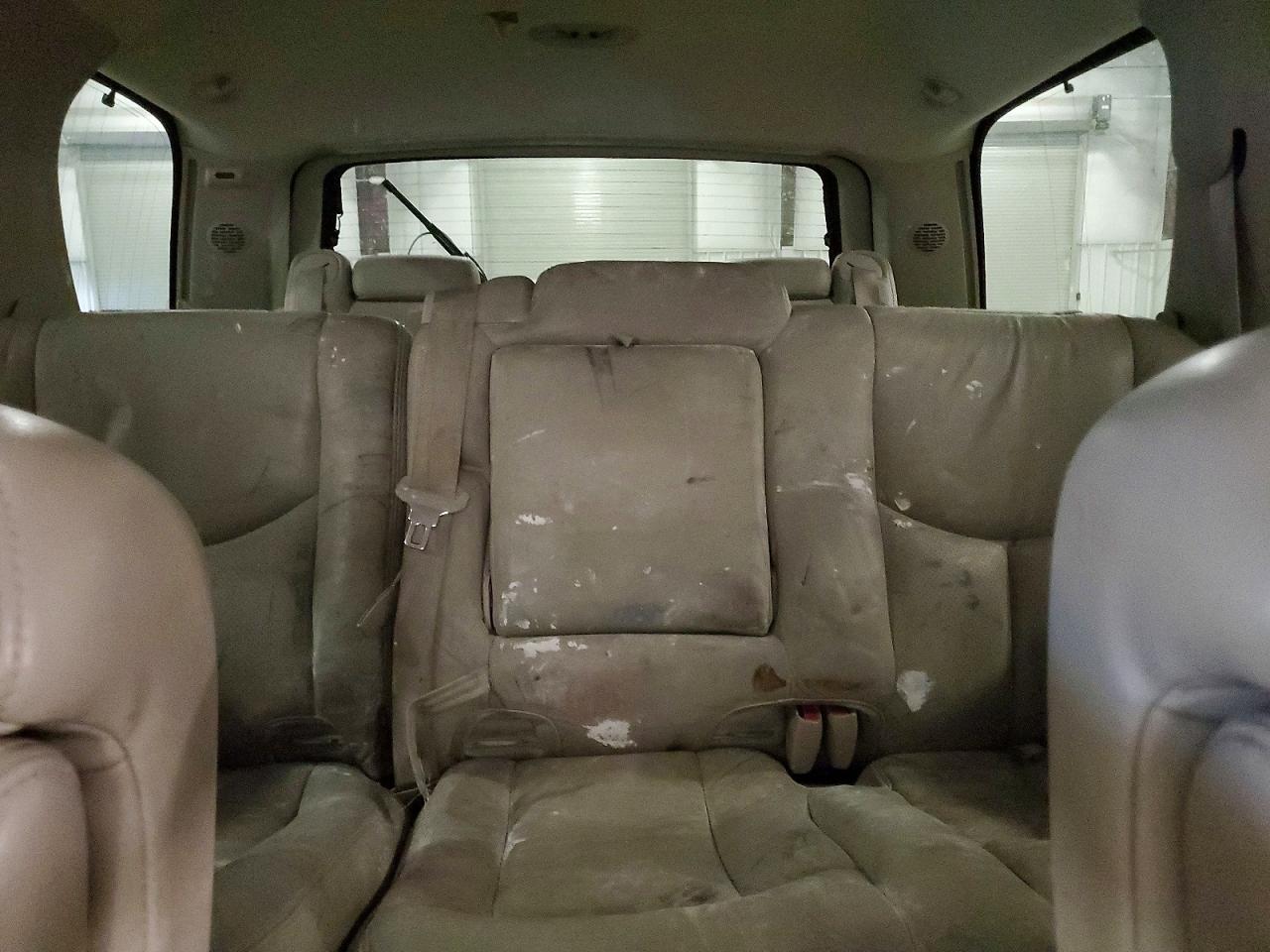 2004 Cadillac Escalade Luxury White vin: 1GYEK63N24R204868