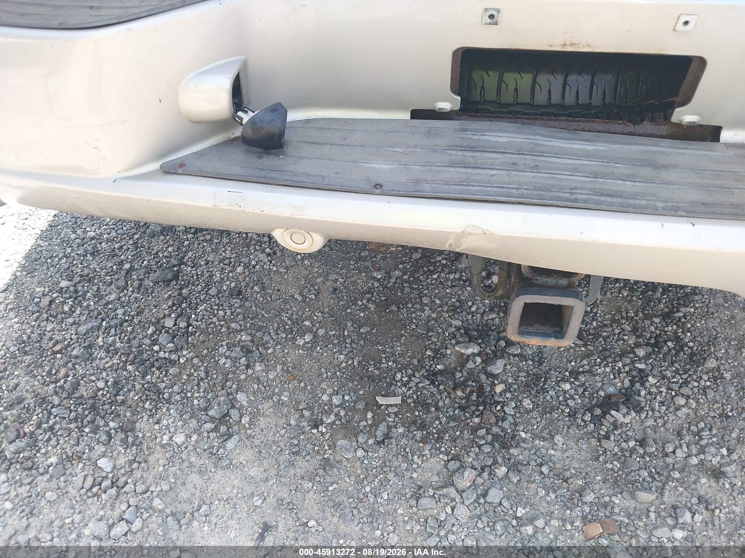 2004 Cadillac Escalade Standard Серебряный vin: 1GYEK63N24R218012