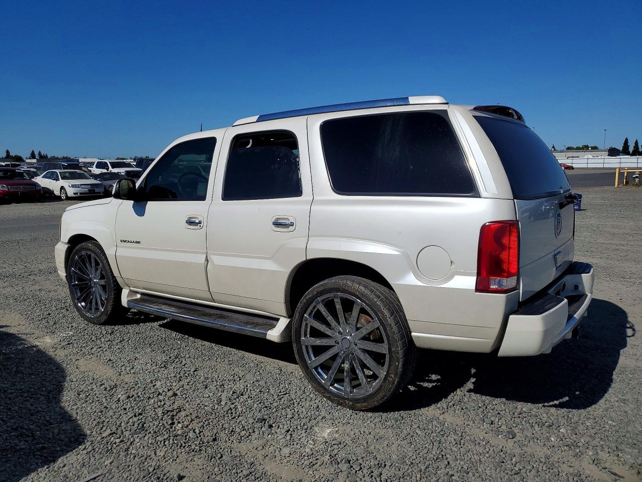 2003 Cadillac Escalade Luxury White vin: 1GYEK63N33R293901