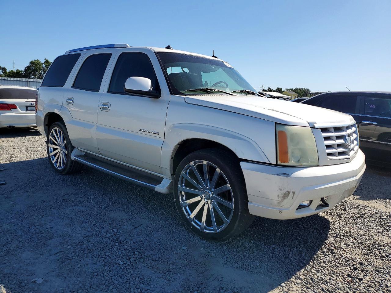 2003 Cadillac Escalade Luxury White vin: 1GYEK63N33R293901
