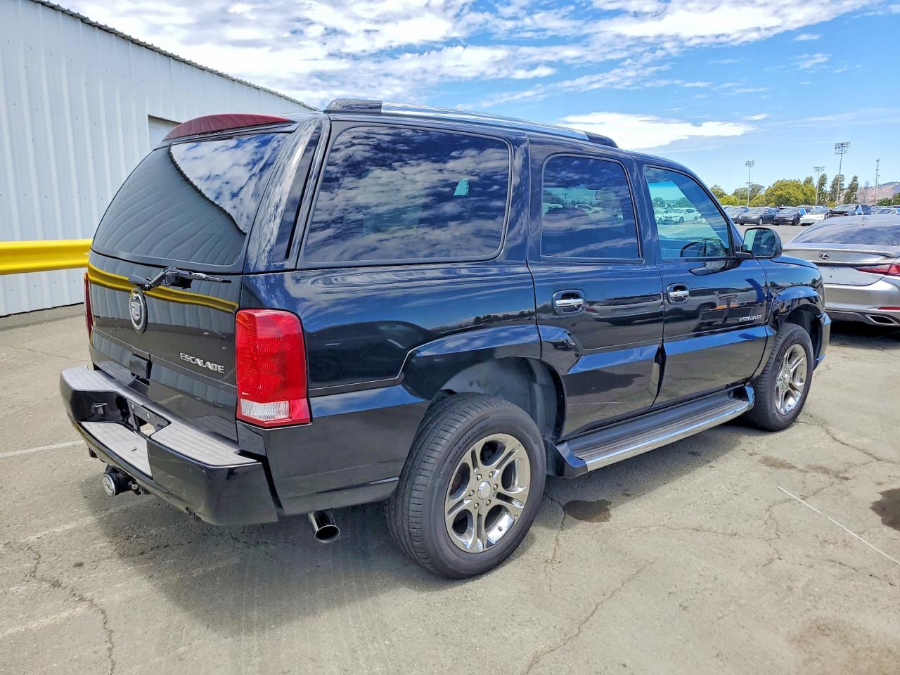 2002 Cadillac Escalade Luxury Black vin: 1GYEK63N42R221989