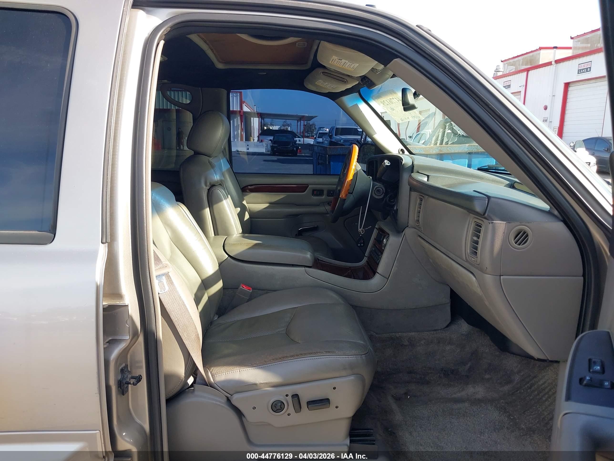 2003 Cadillac Escalade Standard Beige vin: 1GYEK63N43R312746