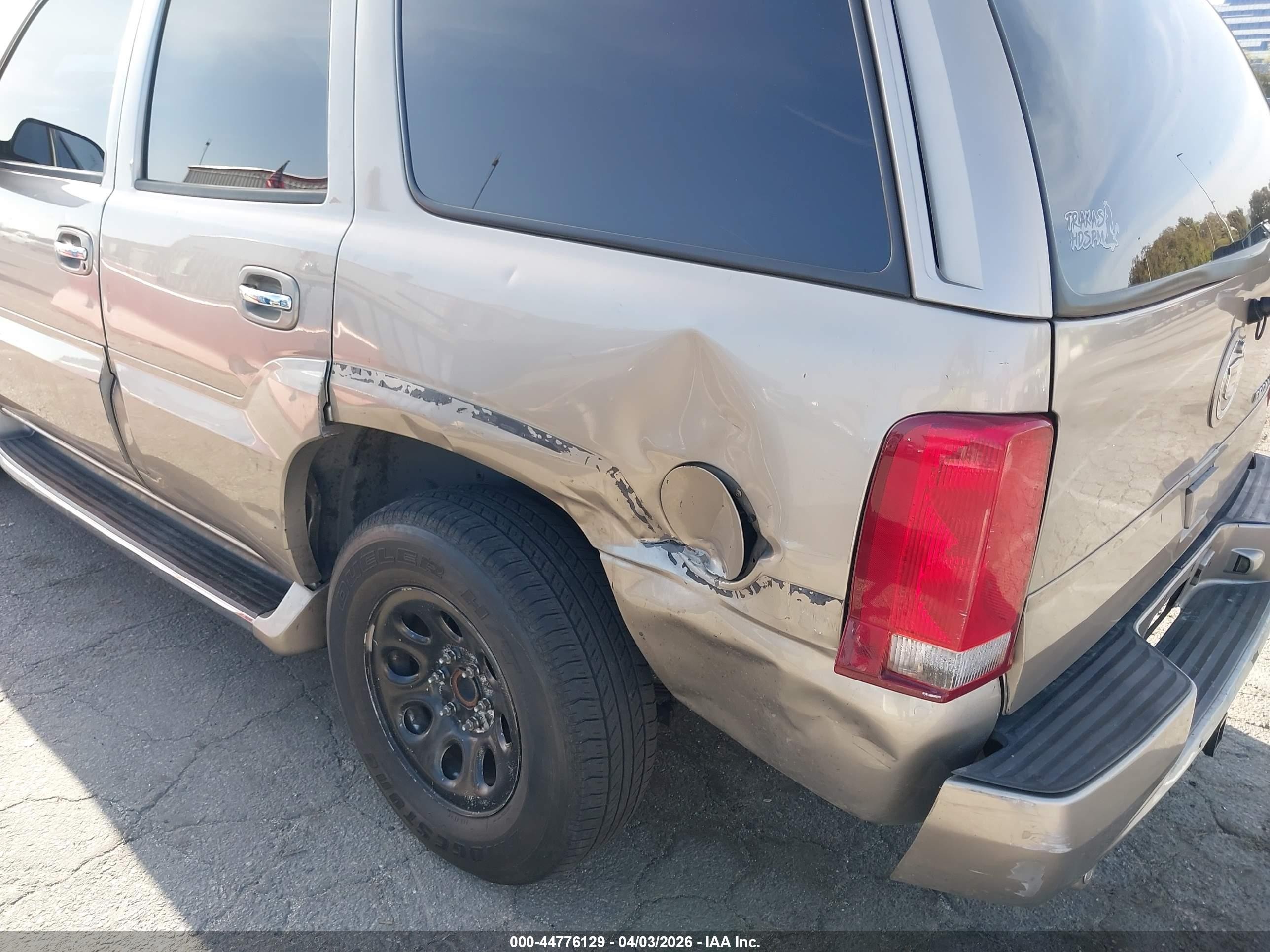 2003 Cadillac Escalade Standard Beige vin: 1GYEK63N43R312746