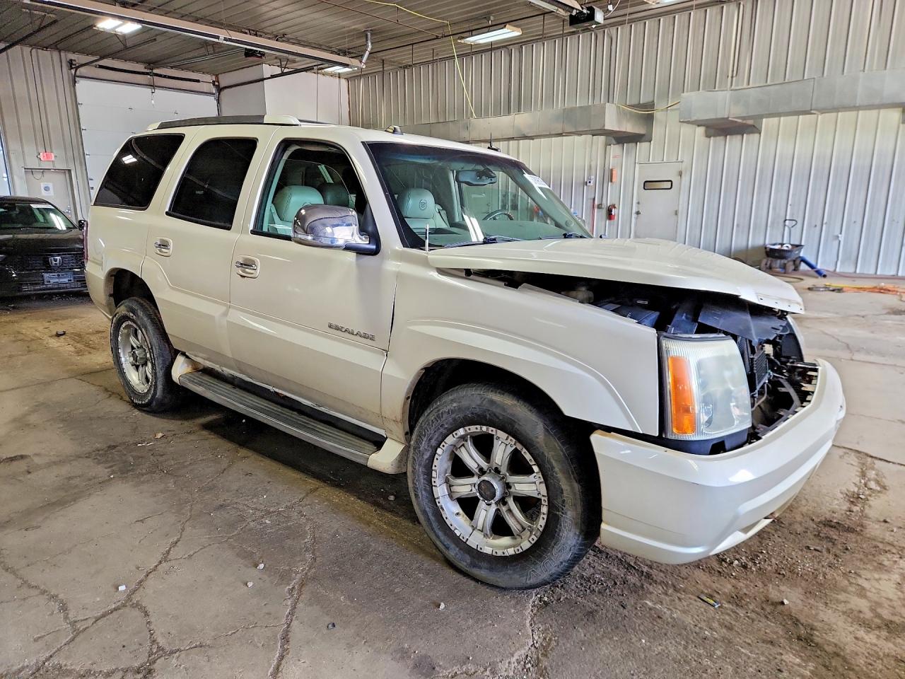 2004 Cadillac Escalade Luxury White vin: 1GYEK63N44R106747
