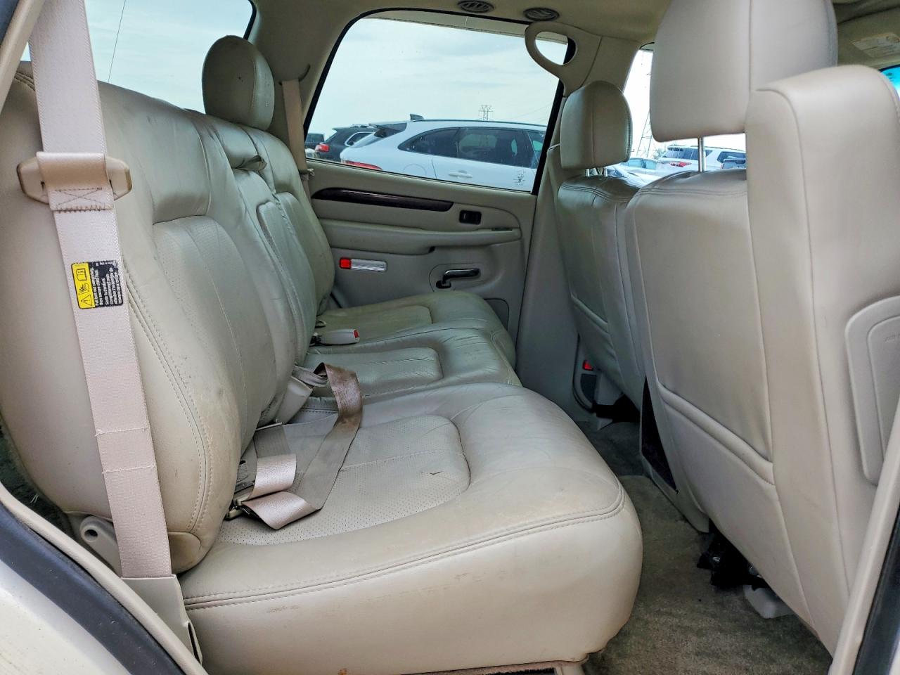 2002 Cadillac Escalade Luxury White vin: 1GYEK63N52R313127