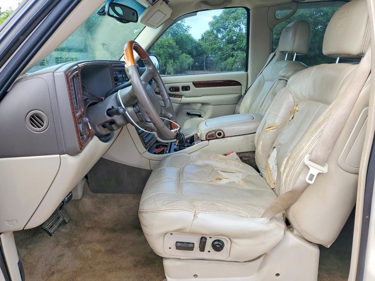 2002 Cadillac Escalade Luxury White vin: 1GYEK63N52R313127
