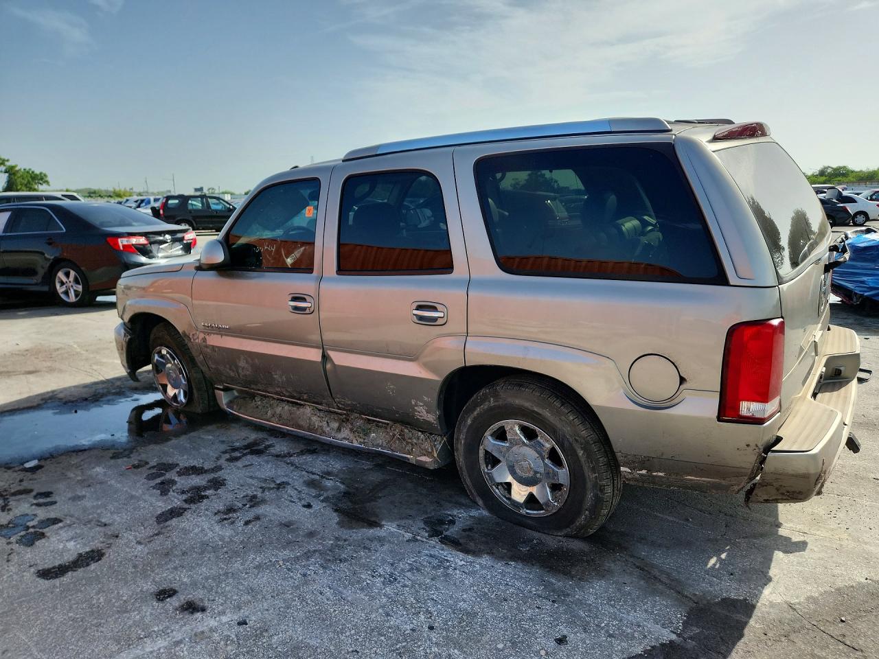 2003 Cadillac Escalade Luxury Gold vin: 1GYEK63N53R281362